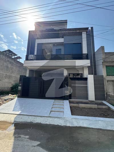 PRIME LOCATED 5 MARLA BRAND NEW HOUSE