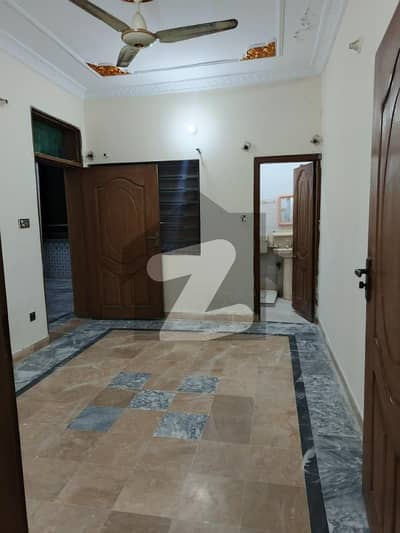 پشاور روڈ راولپنڈی میں 6 کمروں کا 1 کنال مکان 2.0 لاکھ میں کرایہ پر دستیاب ہے۔