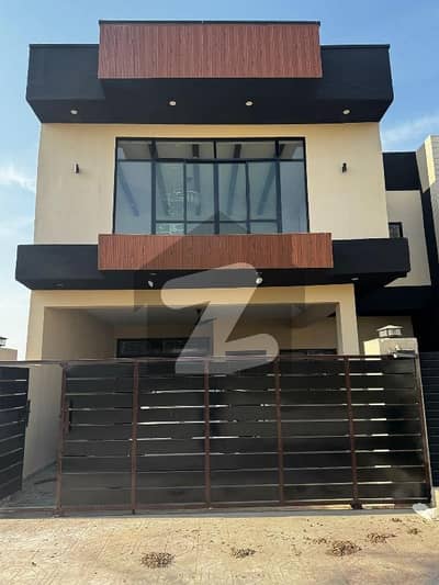 ٹیلی گارڈنز ٹی اینڈ ٹی ای سی ایچ ایس ایف ۔ 17,اسلام آباد میں 7 کمروں کا 14 مرلہ مکان 4.7 کروڑ میں برائے فروخت۔