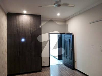 10 Marla Used Ground Portion Available For Rent