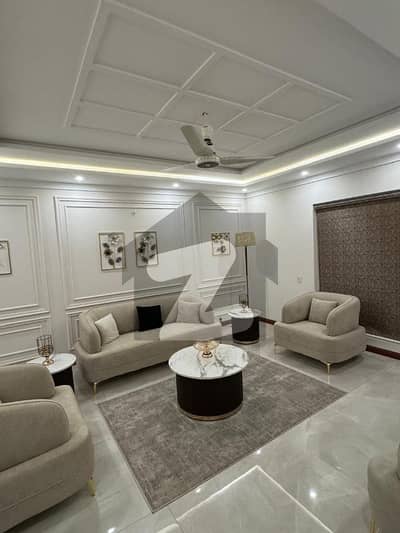 بحریہ ٹاؤن فیز 5 بحریہ ٹاؤن راولپنڈی,راولپنڈی میں 7 کمروں کا 1 کنال مکان 6.0 لاکھ میں کرایہ پر دستیاب ہے۔