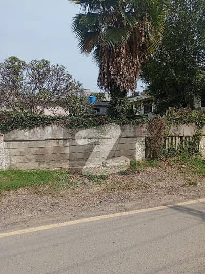 گلبرگ لاہور میں 3 کمروں کا 1 کنال مکان 25.5 کروڑ میں برائے فروخت۔