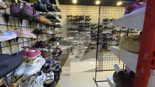 Prime Commercial Space available for rent in Bukhari Commercial with good Footfall