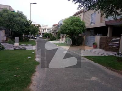 At Central Location Easy Access To 120 Feet Wide Road 5 Marla Plot For Sale