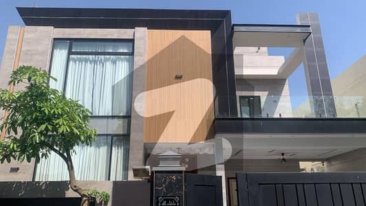 بحریہ ٹاؤن شاہین بلاک بحریہ ٹاؤن سیکٹر B,بحریہ ٹاؤن,لاہور میں 5 کمروں کا 1 کنال مکان 14.95 کروڑ میں برائے فروخت۔