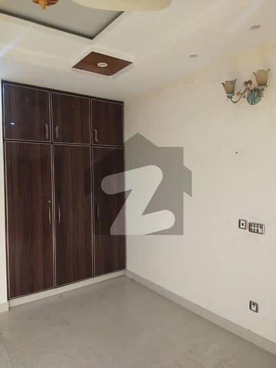 پاک عرب ہاؤسنگ سوسائٹی لاہور میں 2 کمروں کا 3 مرلہ بالائی پورشن 25.0 ہزار میں کرایہ پر دستیاب ہے۔