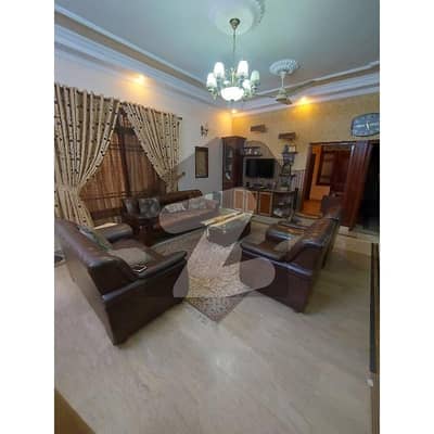 گلستانِِ جوہر ۔ بلاک 2 گلستانِ جوہر,کراچی میں 9 کمروں کا 10 مرلہ مکان 6.25 کروڑ میں برائے فروخت۔