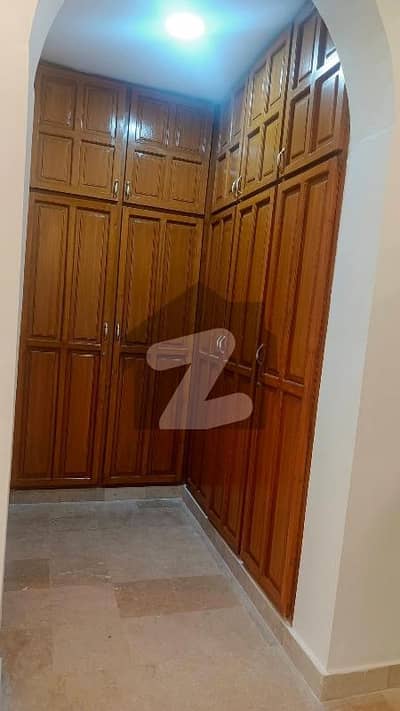 جی ۔ 9/4 جی ۔ 9,اسلام آباد میں 5 کمروں کا 5 مرلہ مکان 5.0 کروڑ میں برائے فروخت۔