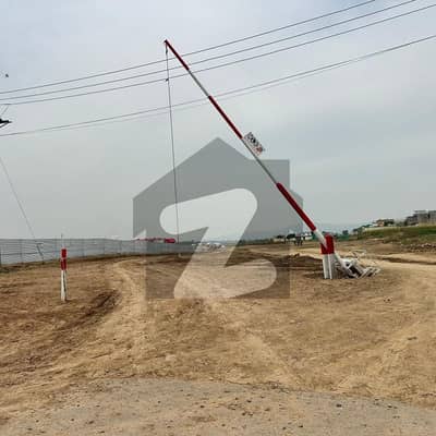 F-14/3 East service Road plot 40x80 available for sale