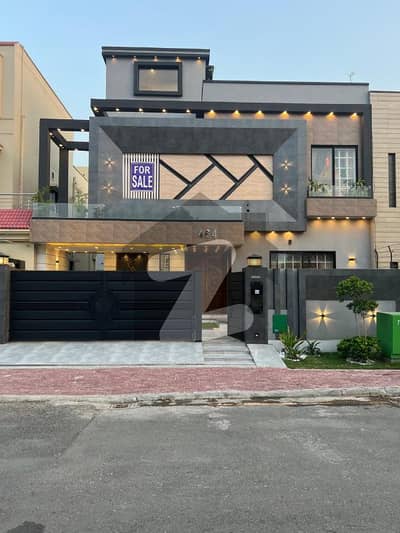 بحریہ ٹاؤن قائد بلاک بحریہ ٹاؤن سیکٹر ای,بحریہ ٹاؤن,لاہور میں 5 کمروں کا 10 مرلہ مکان 5.25 کروڑ میں برائے فروخت۔