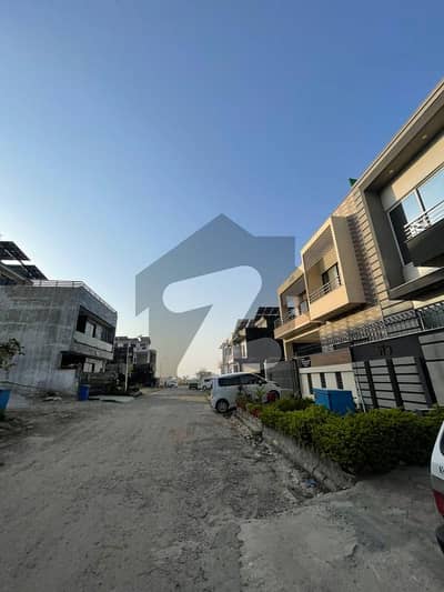 گلبرگ ریزیڈنشیا - بلاک ایچ گلبرگ ریزیڈنشیا,گلبرگ,اسلام آباد میں 10 مرلہ رہائشی پلاٹ 1.95 کروڑ میں برائے فروخت۔