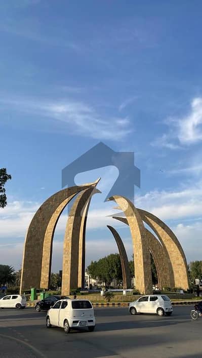 Prime 10 Marla Facing Park Possession Utilities Paid Plot #219 for Sale in GVR-2 Block, Bahria Town Lahore