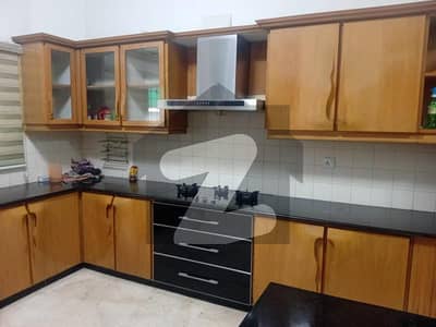 DHA PHASE 2 BLOCK R 2 KANAL SOLID HOUSE BASEMENT FOR SALE AVAILABLE