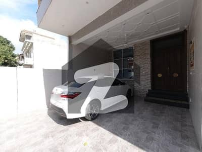 Get An Attractive On Excellent Location House In Islamabad