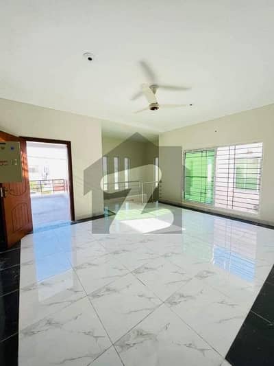 فالکن کمپلیکس نیوملیر ملیر,کراچی میں 2 کمروں کا 14 مرلہ بالائی پورشن 85.0 ہزار میں کرایہ پر دستیاب ہے۔