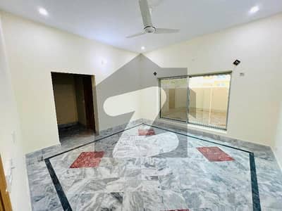 ایف ۔ 17 اسلام آباد میں 6 کمروں کا 14 مرلہ بالائی پورشن 1.3 لاکھ میں کرایہ پر دستیاب ہے۔