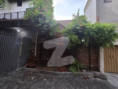 5 Marla house for sale Saeed Colony Rehman street