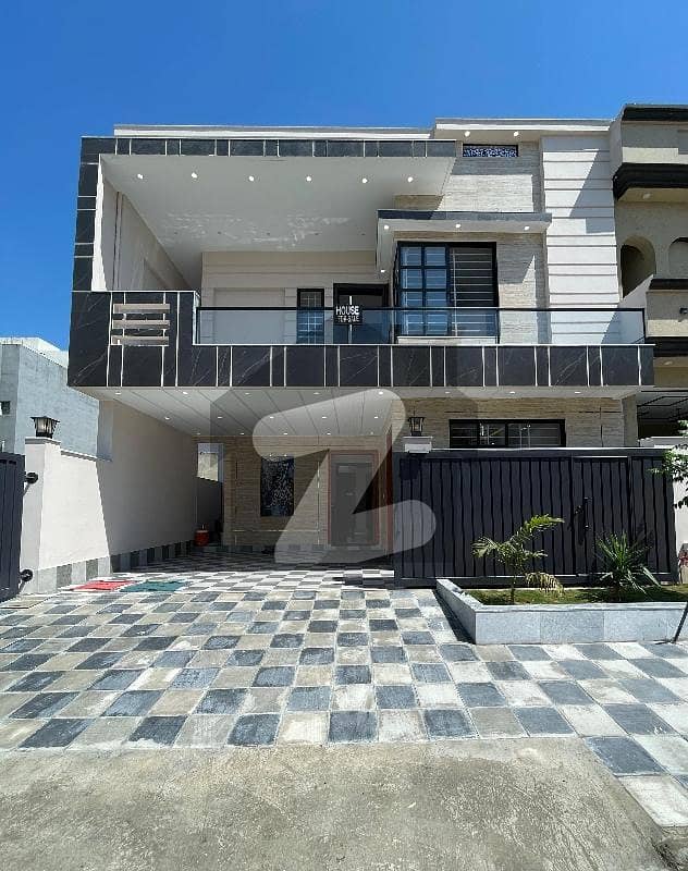 جناح گارڈنز ایف ای سی ایچ ایس,اسلام آباد میں 5 کمروں کا 7 مرلہ مکان 3.7 کروڑ میں برائے فروخت۔ جناح گارڈنز ایف ای سی ایچ ایس,اسلام آباد میں 5 کمروں کا 7 مرلہ مکان 3.7 کروڑ میں برائے فروخت۔