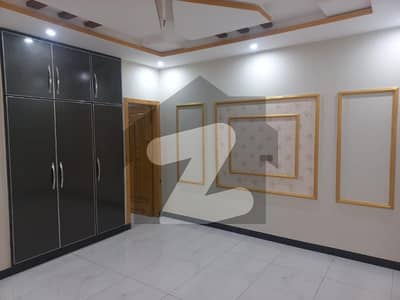 ایل ڈی اے ایوینیو ۔ بلاک جے ایل ڈی اے ایوینیو,لاہور میں 3 کمروں کا 10 مرلہ مکان 65.0 ہزار میں کرایہ پر دستیاب ہے۔