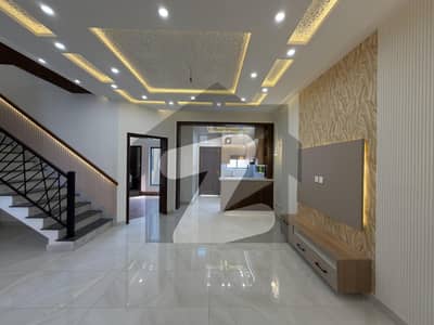 بش ایگزیکٹو ولاز ملتان میں 4 کمروں کا 5 مرلہ مکان 50.0 ہزار میں کرایہ پر دستیاب ہے۔