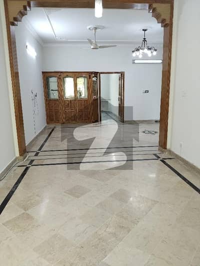 جی ۔ 11/1 جی ۔ 11,اسلام آباد میں 3 کمروں کا 8 مرلہ بالائی پورشن 90.0 ہزار میں کرایہ پر دستیاب ہے۔