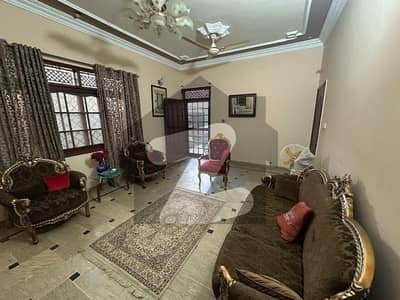 300 sq Banglow for sa gulistan e Johar block 2