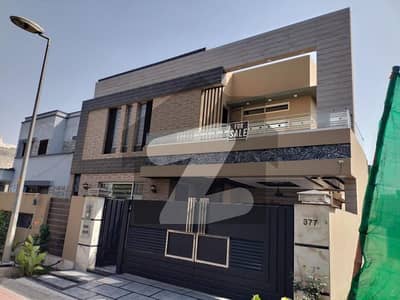 بحریہ ٹاؤن گلبہار بلاک بحریہ ٹاؤن سیکٹر سی,بحریہ ٹاؤن,لاہور میں 5 کمروں کا 11 مرلہ مکان 4.5 کروڑ میں برائے فروخت۔