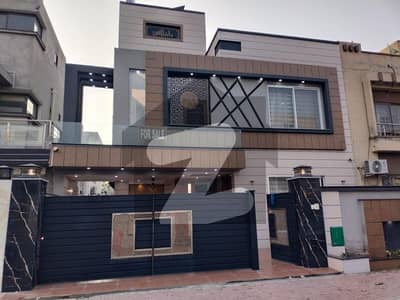 A 10 Marla House Is Up For Grabs In Bahria Town