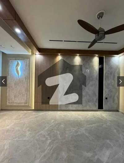10 Marla Like New Upper Portion With Seperate Entrance Available For Rent In Bahria Town Lahore.