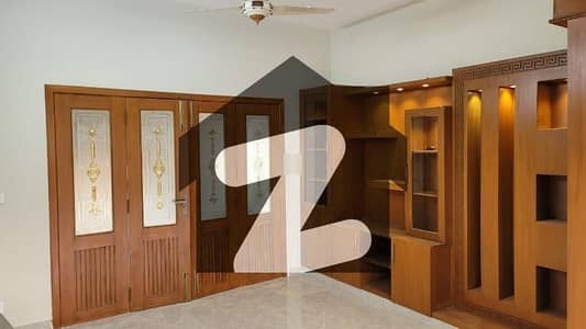 D-12 House Sized 3200 Square Feet Is Available