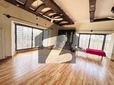 A Spacious 3200 Square Feet House In D-12 For Rent