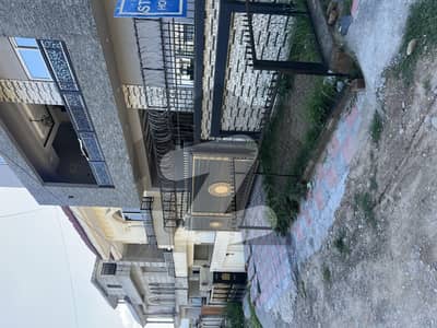 6 marla corner house for sale