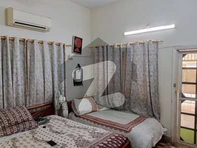 نارتھ ناظم آباد ۔ بلاک سی نارتھ ناظم آباد,کراچی میں 6 کمروں کا 8 مرلہ مکان 5.35 کروڑ میں برائے فروخت۔