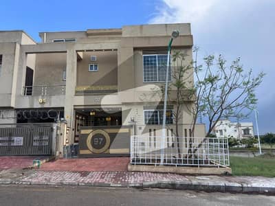 بحریہ ٹاؤن فیز 8 ۔ بلاک ایم بحریہ ٹاؤن فیز 8,بحریہ ٹاؤن راولپنڈی,راولپنڈی میں 4 کمروں کا 5 مرلہ مکان 75.0 ہزار میں کرایہ پر دستیاب ہے۔