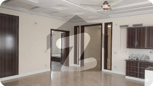 Abrar Estate Offers 2 Kanal Upper Portion For Rent With Separate Gate In Uet Society Near Collage Road