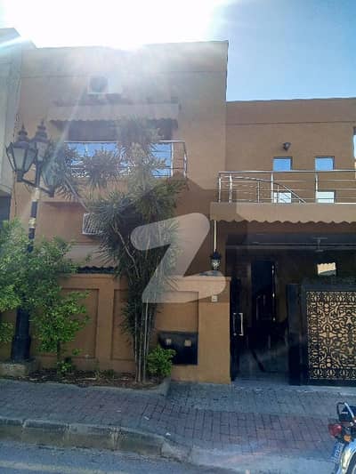 سفاری ولاز - سیکٹر ایف بحریہ ٹاؤن ۔ سفاری ولاز,بحریہ ٹاؤن راولپنڈی,راولپنڈی میں 4 کمروں کا 11 مرلہ مکان 5.0 کروڑ میں برائے فروخت۔