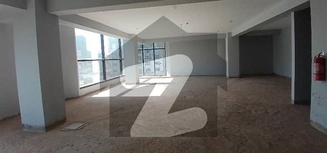 شاہراہِ فیصل کراچی میں 2 کنال دفتر 24.18 لاکھ میں کرایہ پر دستیاب ہے۔