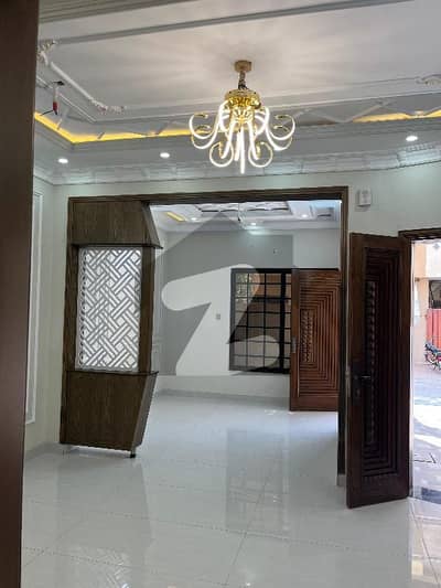 جوبلی ٹاؤن لاہور میں 6 کمروں کا 5 مرلہ مکان 1.0 لاکھ میں کرایہ پر دستیاب ہے۔ جوبلی ٹاؤن لاہور میں 6 کمروں کا 5 مرلہ مکان 1.0 لاکھ میں کرایہ پر دستیاب ہے۔