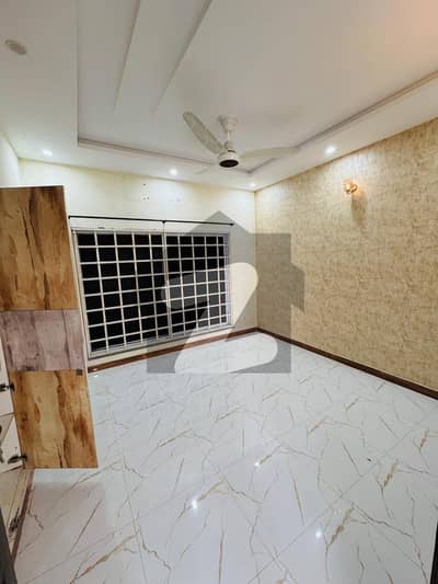 7 marla corner house available for rent