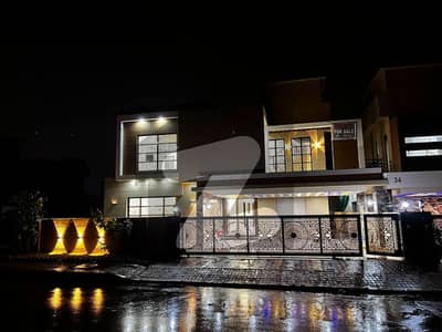 بحریہ ٹاؤن فیز 8 بحریہ ٹاؤن راولپنڈی,راولپنڈی میں 6 کمروں کا 1 کنال مکان 3.5 لاکھ میں کرایہ پر دستیاب ہے۔