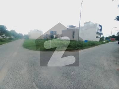 ڈی ایچ اے 9 ٹاؤن ۔ بلاک سی ڈی ایچ اے 9 ٹاؤن,ڈیفنس (ڈی ایچ اے),لاہور میں 8 مرلہ رہائشی پلاٹ 2.25 کروڑ میں برائے فروخت۔ ڈی ایچ اے 9 ٹاؤن ۔ بلاک سی ڈی ایچ اے 9 ٹاؤن,ڈیفنس (ڈی ایچ اے),لاہور میں 8 مرلہ رہائشی پلاٹ 2.25 کروڑ میں برائے فروخت۔