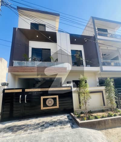 5 Marla Designer House Available For Sale