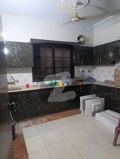 Portion for rent  Gulshan e iqbal block 13 d3 3Bed Drawing dinning