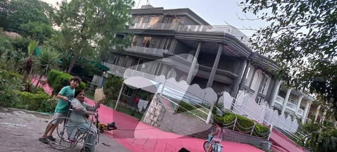 corner House out class location beautiful one canal excellent house for sale