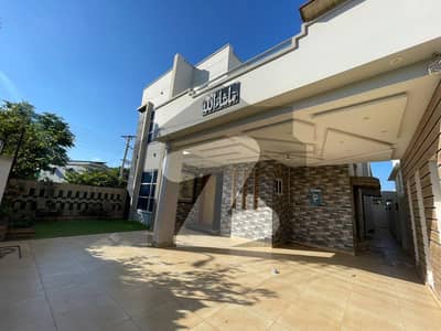 بش ایگزیکٹو ولاز ملتان میں 5 کمروں کا 10 مرلہ مکان 1.5 لاکھ میں کرایہ پر دستیاب ہے۔