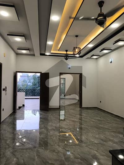 گلشنِ معمار - سیکٹر وائے گلشنِ معمار,گداپ ٹاؤن,کراچی میں 3 کمروں کا 8 مرلہ مکان 3.65 کروڑ میں برائے فروخت۔