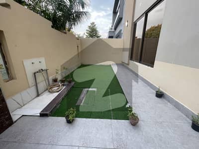 بحریہ ٹاؤن جاسمین بلاک بحریہ ٹاؤن سیکٹر سی,بحریہ ٹاؤن,لاہور میں 4 کمروں کا 10 مرلہ مکان 3.7 کروڑ میں برائے فروخت۔