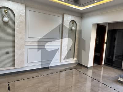 7 Marla beautiful house available for sale In Divine enclave