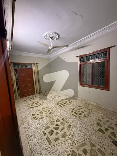 گلشنِ اقبال - بلاک 3 گلشنِ اقبال,گلشنِ اقبال ٹاؤن,کراچی میں 4 کمروں کا 16 مرلہ بالائی پورشن 1.2 لاکھ میں کرایہ پر دستیاب ہے۔