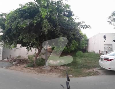 Corner Plot Prime Location Available For Sale